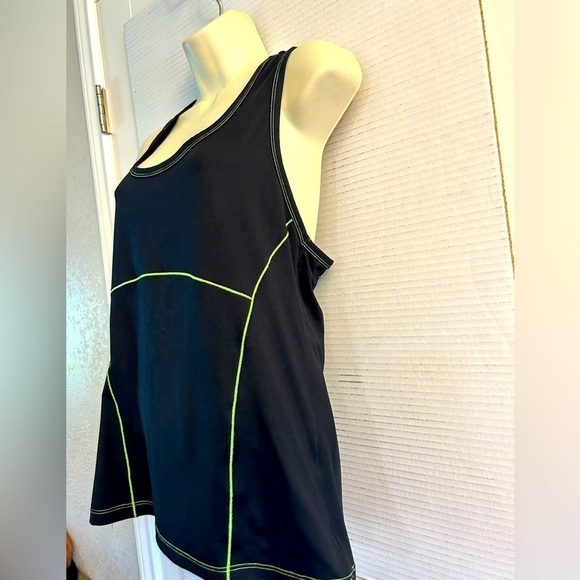 Fabletics Phoenix black & green athletic racer back women’s tank top Sz-L   O20 - Picture 4 of 9